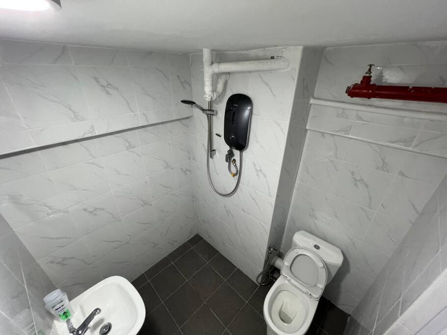 New 6Pax Soho Near Usm & Spice Arena & Airport Lägenhet Bayan Lepas Exteriör bild