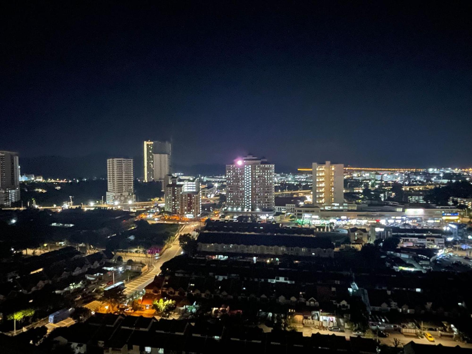 New 6Pax Soho Near Usm & Spice Arena & Airport Lägenhet Bayan Lepas Exteriör bild