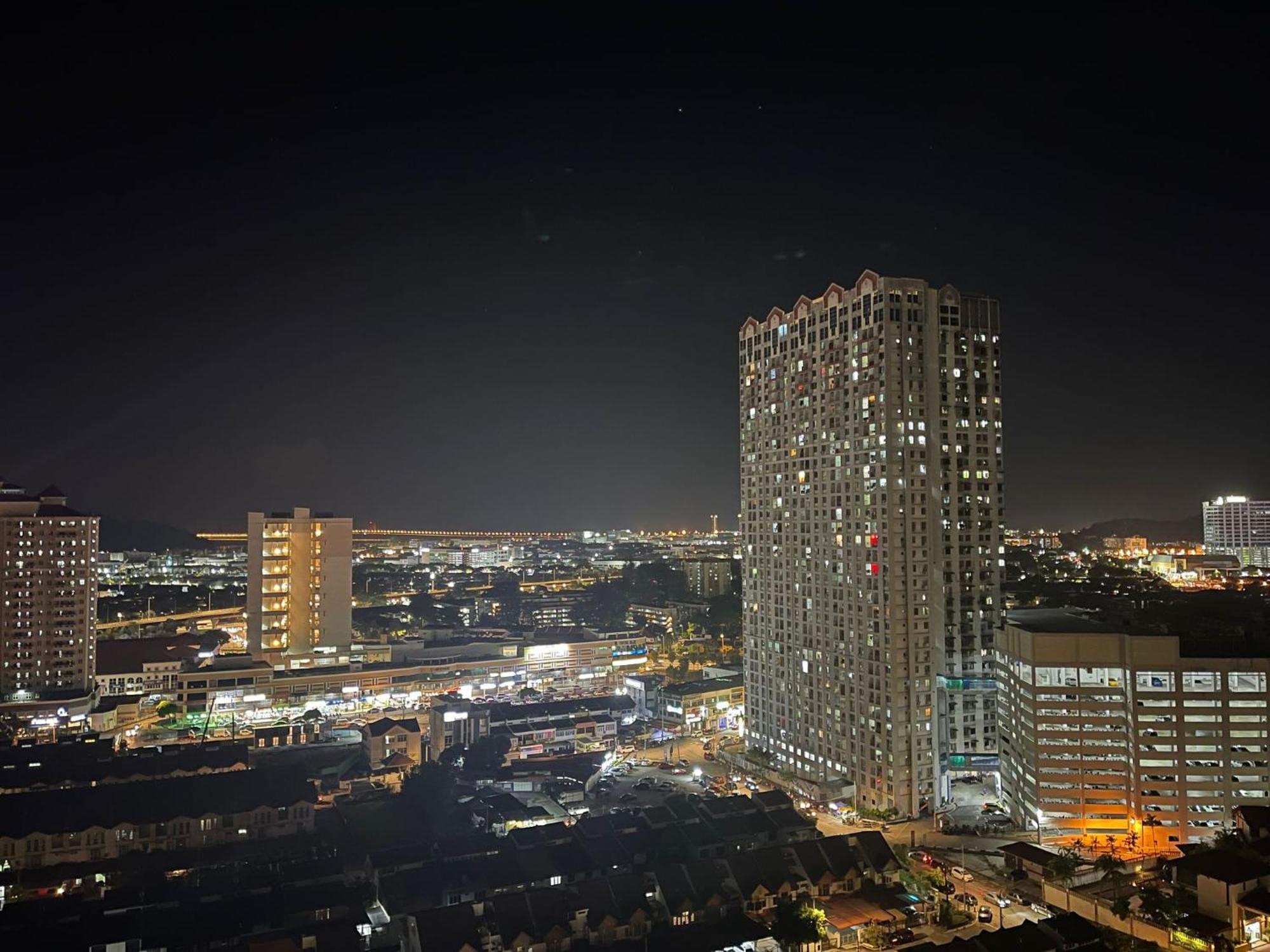 New 6Pax Soho Near Usm & Spice Arena & Airport Lägenhet Bayan Lepas Exteriör bild